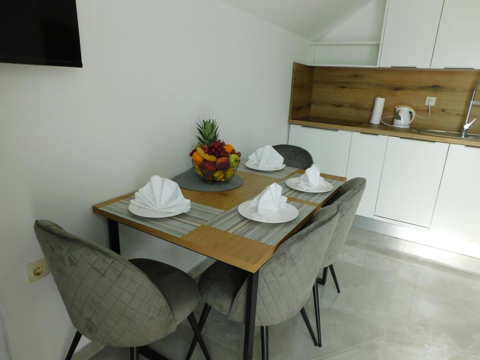 Apartman Nativis Otocac Exterior photo